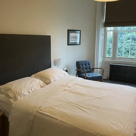 Kennington B & B-3