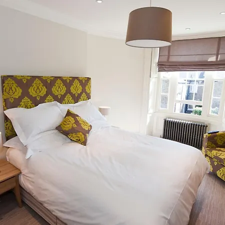 Kennington B & B-3